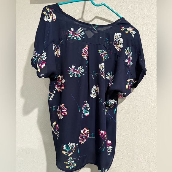 Flower Blouse - Picture 3 of 3